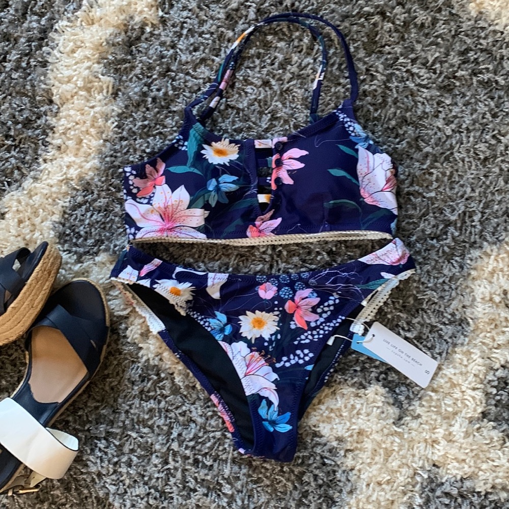 NWT Cupshe Navy Floral Cutout Bikini Set